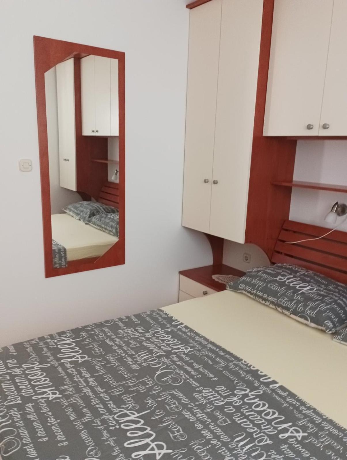 Apartmani Ana Вир Экстерьер фото