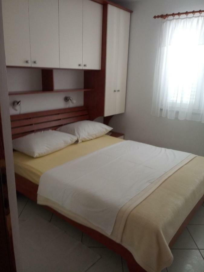 Apartmani Ana Вир Экстерьер фото