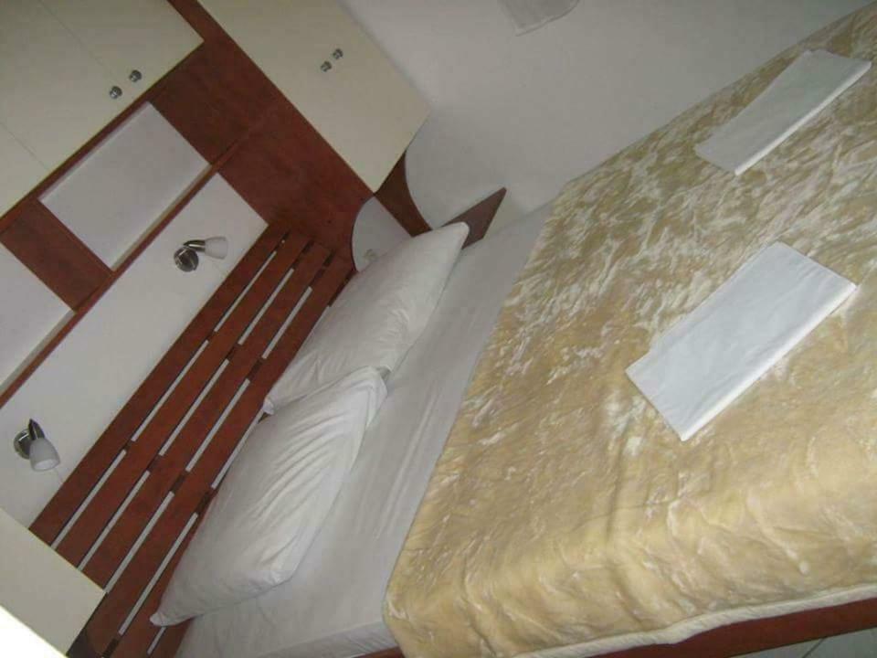 Apartmani Ana Вир Экстерьер фото