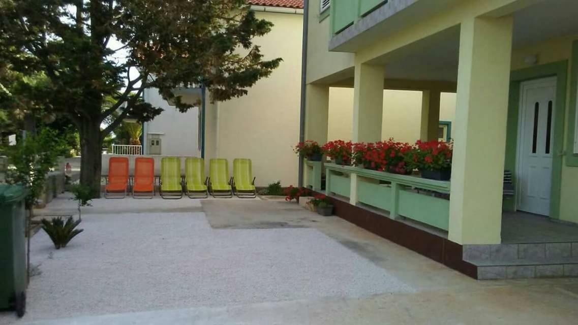 Apartmani Ana Вир Экстерьер фото