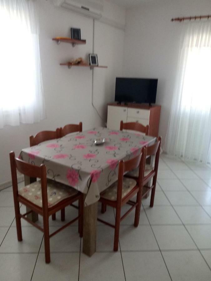 Apartmani Ana Вир Экстерьер фото