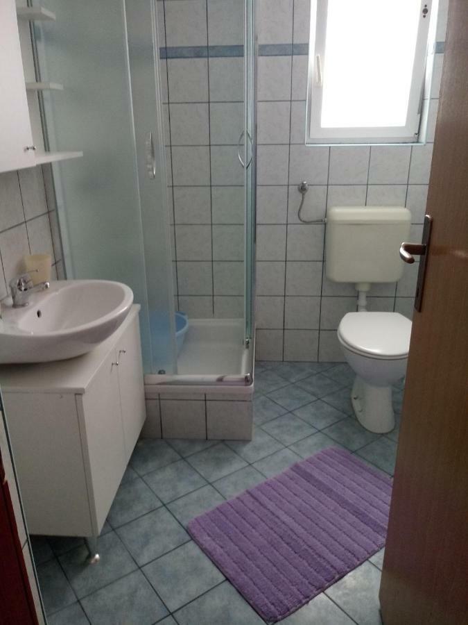 Apartmani Ana Вир Экстерьер фото
