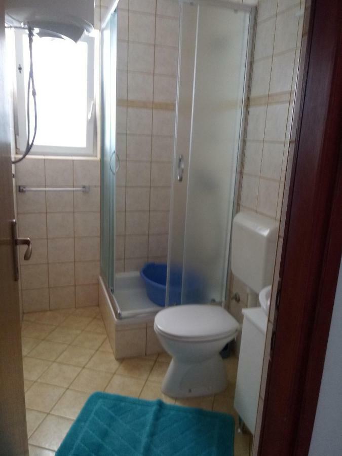 Apartmani Ana Вир Экстерьер фото
