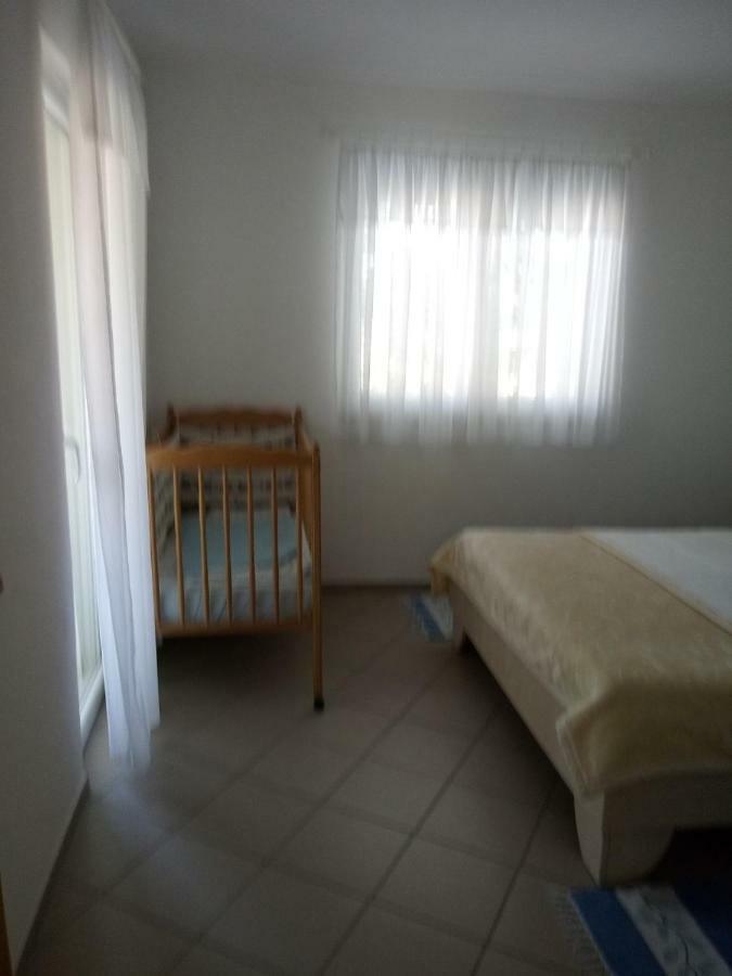 Apartmani Ana Вир Экстерьер фото